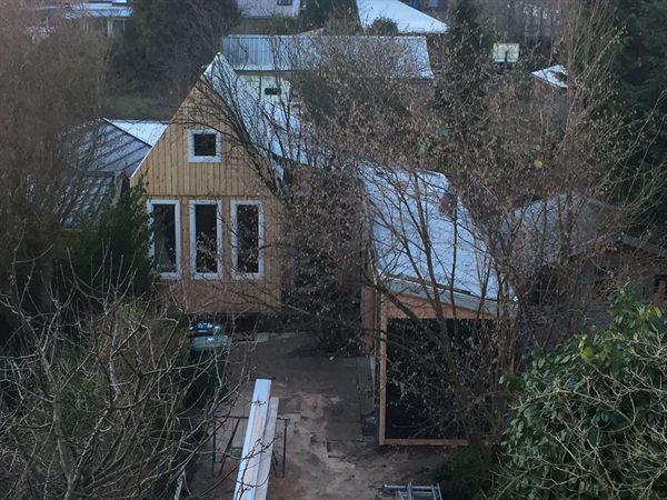 Beeld 9: het huis in de winter.