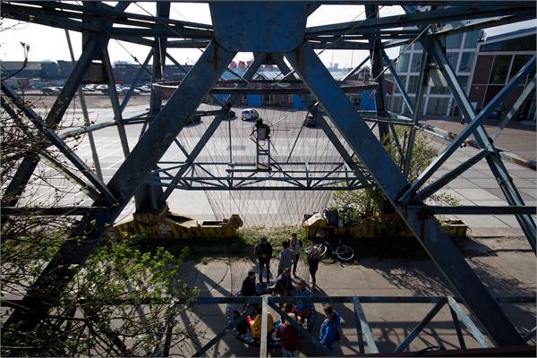 Image 4: the net from above.